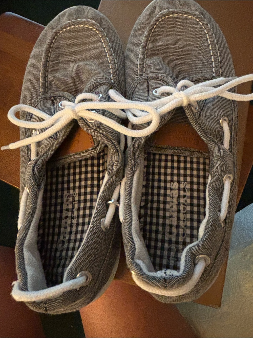 Great condition Women’s Grey Canvas Boat Shoes with White Laces. Sz 7.